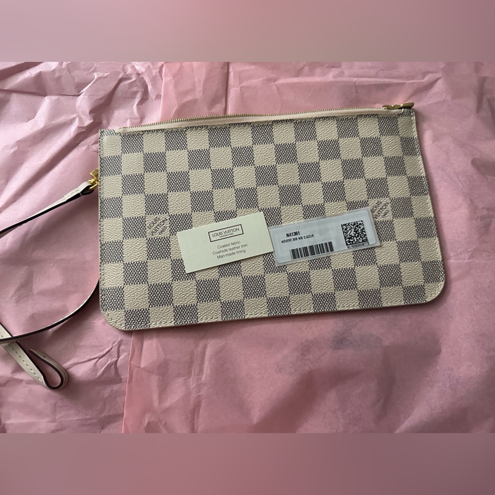 🎈SOLD🎈NWT Louis Vuitton neverfull pouch
